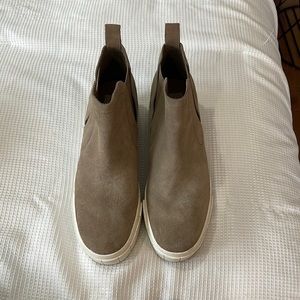 Size 8.5 suede high top plate form s dolce vita sneakers